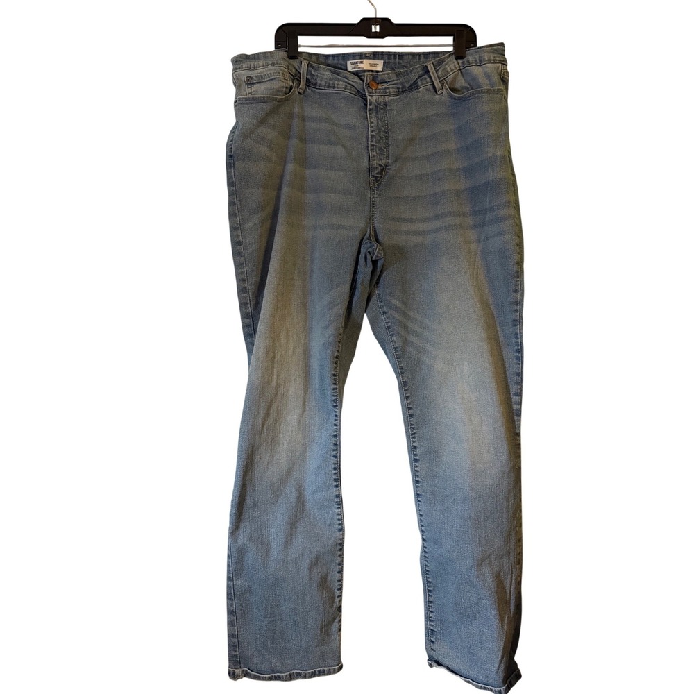 Signature Levi Strauss Totally Shaping Straight Jeans Womens 22L Blue